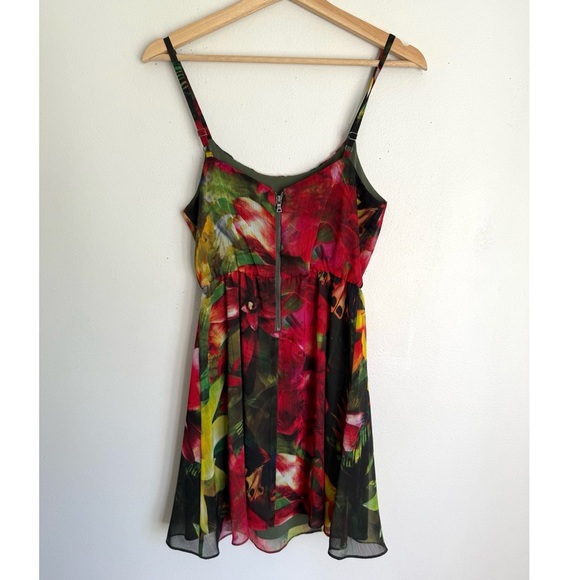 Alice + Olivia Daley Dress in Tropical Jungle Flowers - Picture 4 of 7